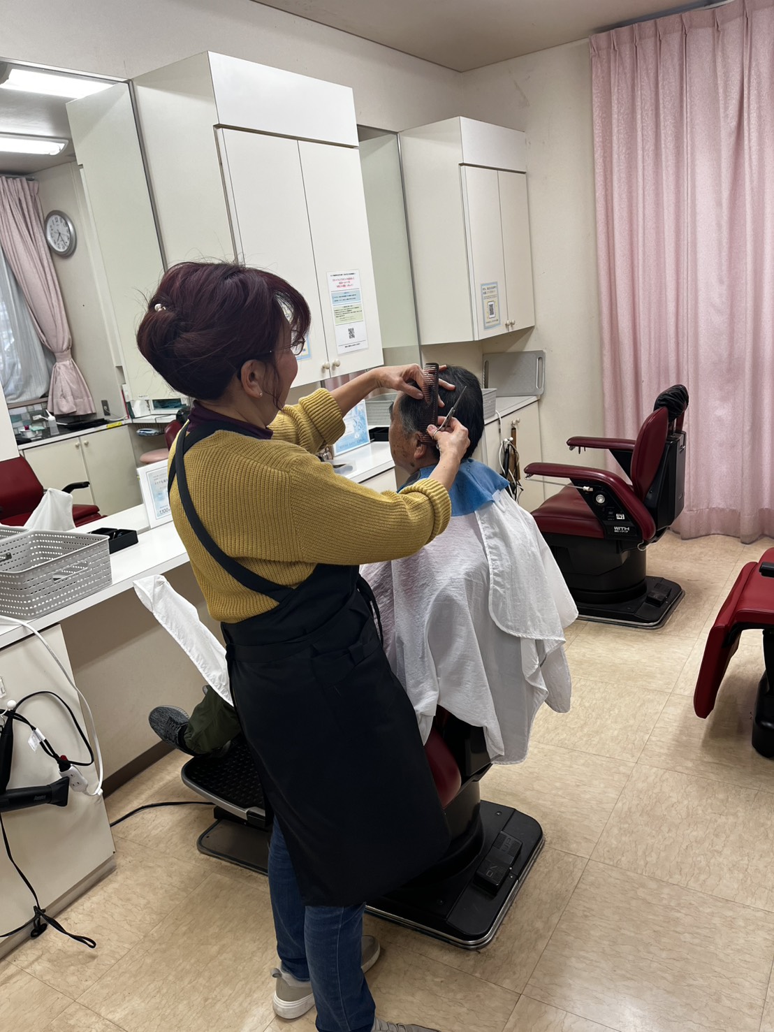 経験豊富なスタイリストによる再現性の高いカット技術